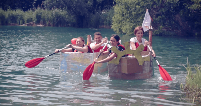 carton boat: team building aziendale